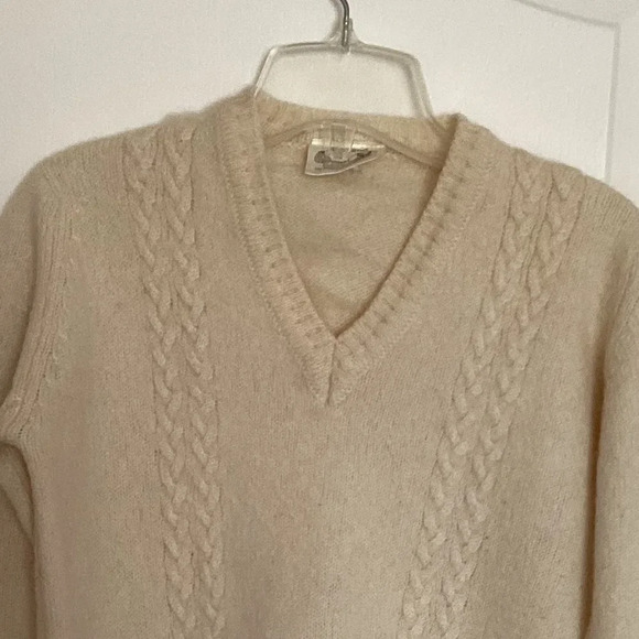 Vintage Shetland 100% Pure Wool White Sweater Made in Scotland Warm Winter - Picture 2 of 7